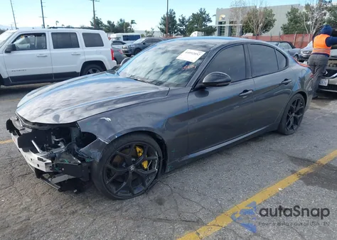 2020 Alfa Romeo Giulia Rwd z USA, uszkodzony, nr VIN ZARFAMAN2L7638132